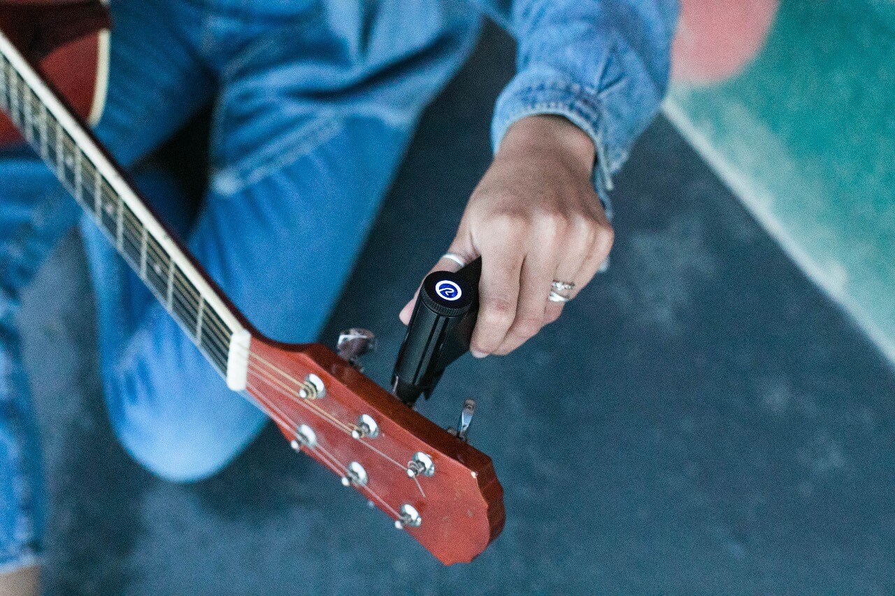 Guitar tuning with Roadie Tuner - Image 1
